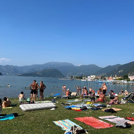 Crossing Home - Zentrum Iseo Bagian luar foto